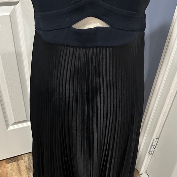 A.L.C. Elegant Black Cutout Maxi Dress - Picture 6 of 8